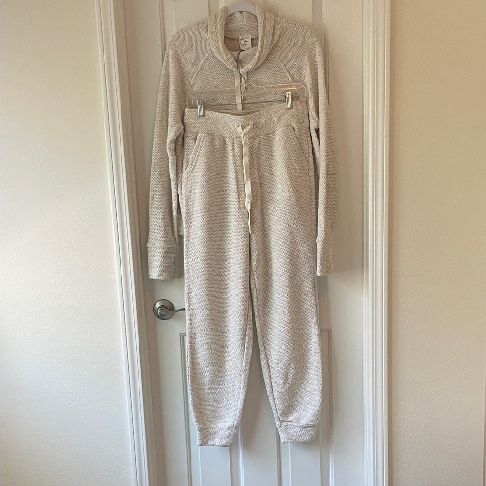 Aerie offline Cozy Cream Women's Jogger set